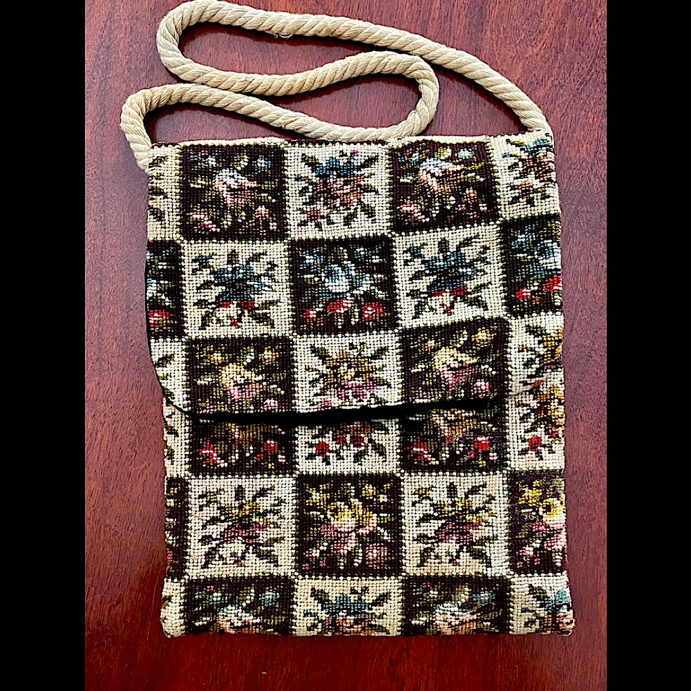 Vintage cross- stitch bag w/black velvet lining 8x11.5 w/cable twist yarn strap